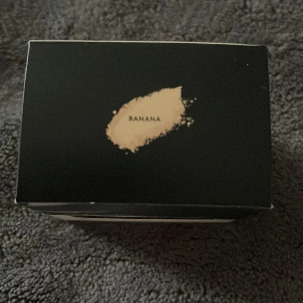 Fenty Banana Mini Pro Filt’r Instant Retouch Setting Powder